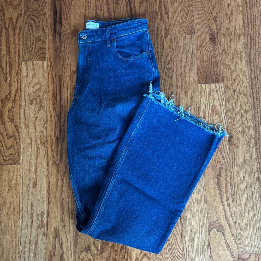 Abercrombie & Fitch Curve Love The Vintage Flare High Rise Jean 31/12L